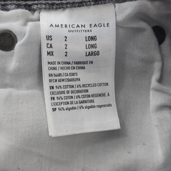 American Eagle Gray Distressed Ripped High‎ Waisted Mom Jeans - Size 2 Long - Picture 10 of 11
